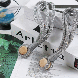 CT-012 | ที่รัดผ้าม่านแม่เหล็ก สายถัก หัวกลมลายไม้ ดีไซน์อบอุ่น